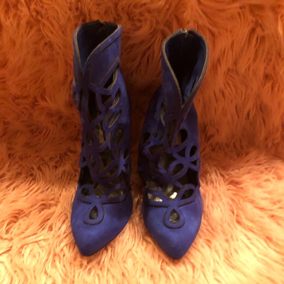 Blue cut out heels - Picture 3 of 8